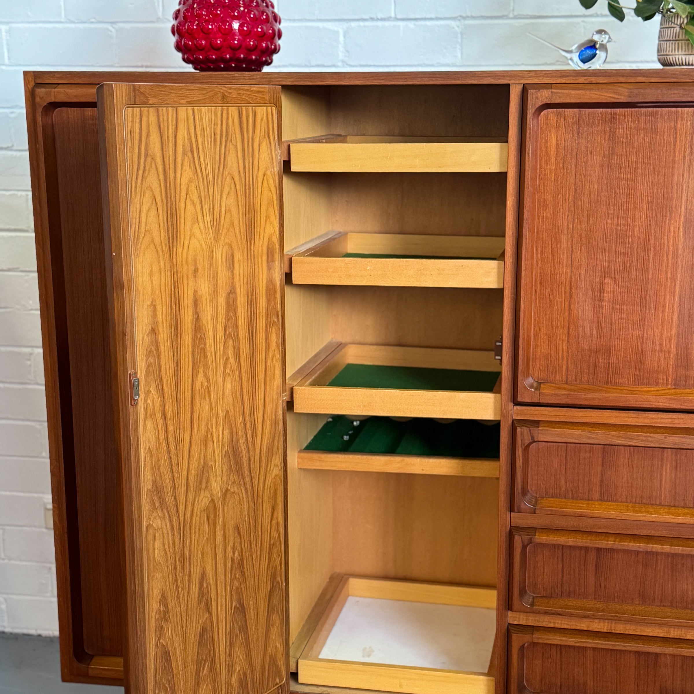 ひ*僧様 Brunt CONTINUE B/C CENTER 右 コンティニュー Mid Century Teak 'Koben' Sideboard Bar Cabinet Credenza by